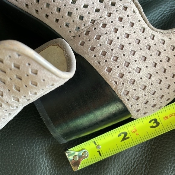 LOGO PeepToe Ankle Bootie Size7 Light Lavender Stacked Heel Casual Chic Bohemian - Picture 10 of 10